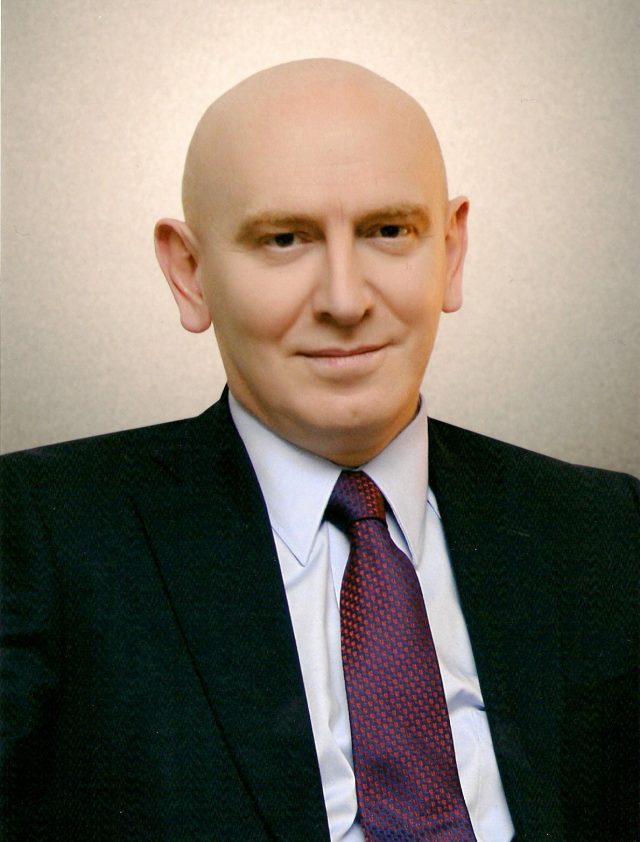 Dr. Muhit Özcan