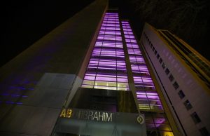Abdi İbrahim İlaç farkındalık için mora büründü