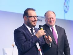 177 Dijital hastane ödüllerini Sağlık Bakanı Yrd. Şuayip Birinci ve HIMSS Başkanı Harold F. Wolf III’un elinden aldı