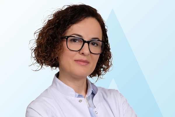 Dr. Nihal Üstün
