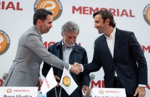 Eczacıbaşı Spor Kulübü’nün Resmi Sağlık Sponsoru Memorial Sağlık Grubu Oldu